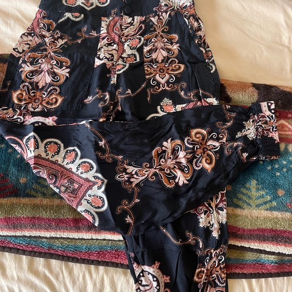 Wide Leg/Jogger Pants - Picture 2 of 2